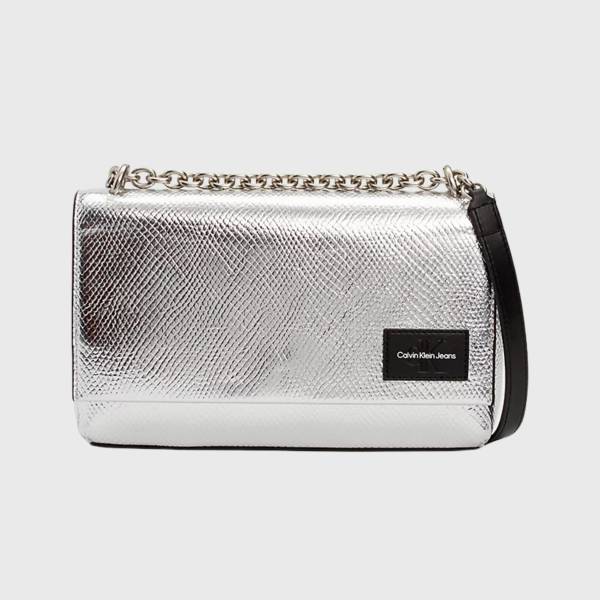 CALVIN SCULPTED FLAP W/CHAIN25 SNAKE BAG